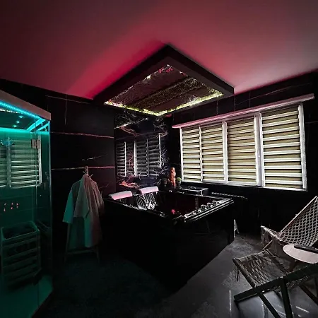 Le Prestige Jacuzzi Et Sauna Traditionnel 뮐루즈